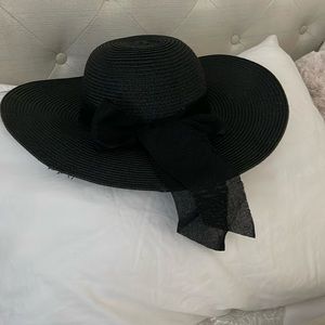 NWOT Wide Brim Black Beach Hat with Bow